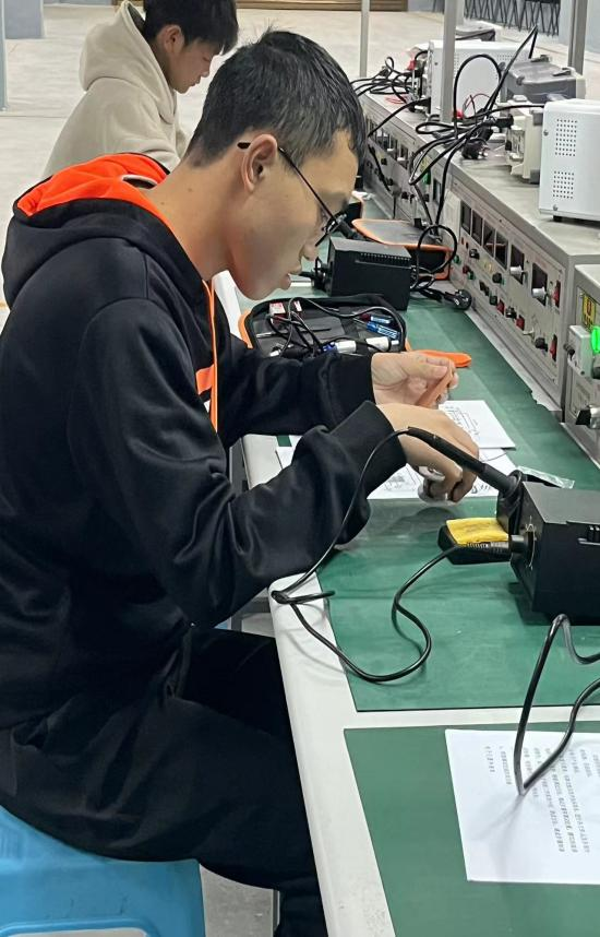 匠心筑梦 职创未来| kaiyun官网装备制造与信息技术学院“技能活动月”系列活动圆满结束(图4) 匠心筑梦 职创未来| kaiyun官网装备制造与信息技术学院“技能活动月”系列活动圆满结束(图4)