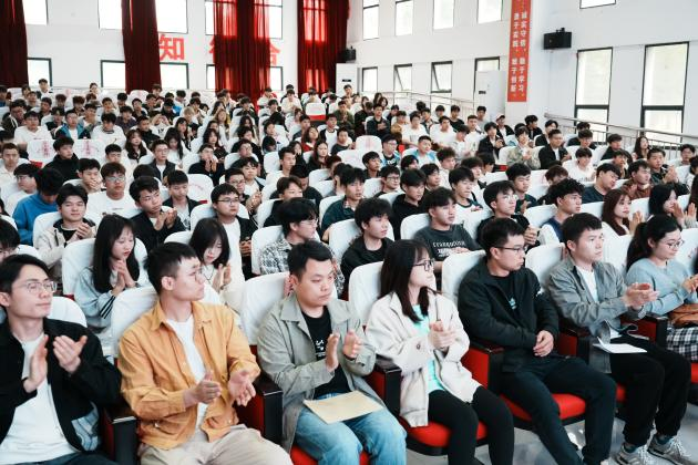 匠心筑梦 职创未来| kaiyun官网装备制造与信息技术学院“技能活动月”系列活动圆满结束(图18) 匠心筑梦 职创未来| kaiyun官网装备制造与信息技术学院“技能活动月”系列活动圆满结束(图18)