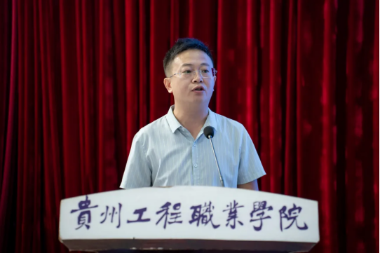 德江县2024年第一期混凝土泵接管专项能力培训班在kaiyun登录中国入口登录开班(图3) 德江县2024年第一期混凝土泵接管专项能力培训班在kaiyun登录中国入口登录开班(图3)
