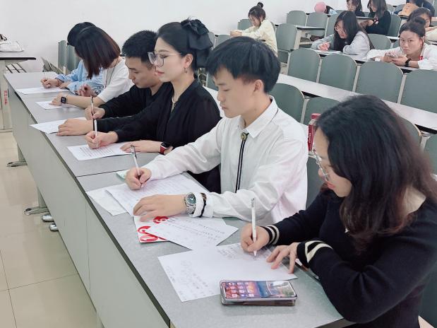 五一韵里绽华光，口语赛场谱新章  —kaiyun登录中国入口登录英语口语技能大赛简报(图1)