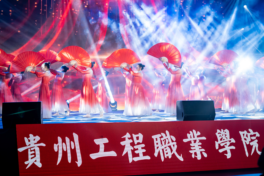 kaiyun登录中国入口登录：持续描绘人才培养的崭新气象(图6)