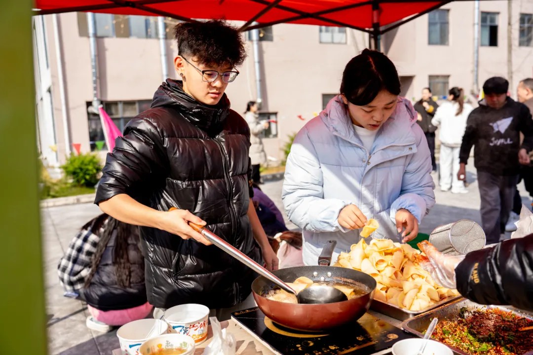 kaiyun官网首届美食文化节成功举办(图5) kaiyun官网首届美食文化节成功举办(图5)